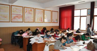 Stire din Cultură-Educație : Week-end-ul Olimpiadelor.  Ce pierd și ce câștigă profesorii