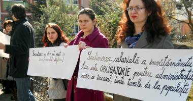 Stire din Cultură-Educație : "Cei care conduc această țară sunt orbi!". De ce s-au supărat profesorii