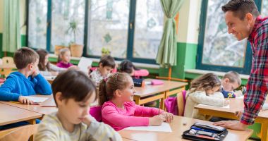 Stire din Cultură-Educație : Legea de protecție a cadrului didactic, informații de ULTIMĂ ORĂ