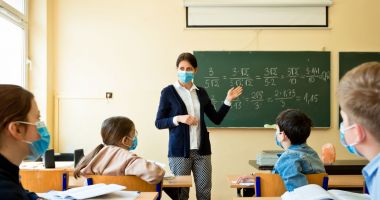 Stire din Cultură-Educație : Profesorii, fără stimulent de risc