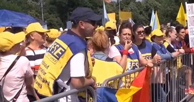 Stire din Cultură-Educație : De miercuri încep protestele în Educație: "Nu ne oprim până când Daniel David nu demisionează"