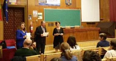 Profesorii și elevii Colegiului "Mircea", premiați de Alianța Franceză - 2