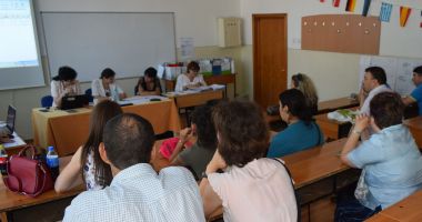Stire din Cultură-Educație : Titularizarea profesorilor. Anunț important al ministrului Educației