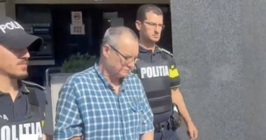 Stire din Eveniment : Profesor de 62 de ani, idilă cu o elevă! Relația ar fi început când fata era minoră