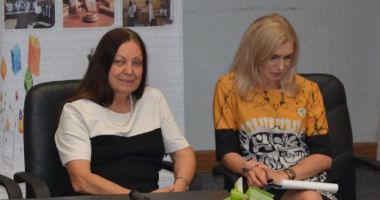 Profesorul - meșter al sufletelor! Paula Adriana Pop, omagiată de elevii Colegiului "Eminescu"