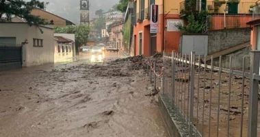Stire din Actualitate : Inundaţii devastatoare în Italia. Cel puțin 10 oameni au murit