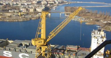 Stire din Economie : Profitul SN "2 Mai" Mangalia a crescut cu aproape 158% în 2019