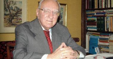 Stire din Cultură-Educație : Doliu la Facultatea de Istorie a Universității "Ovidius". S-a stins din viață un mare dascăl și mentor: Panait I. Panait
