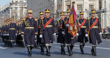 Stire din Eveniment : Paradă militară și depuneri de coroane.  Programul complet al manifestărilor de 1 Decembrie