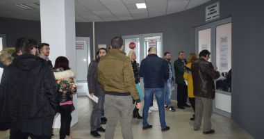Stire din Eveniment : Cum se lucrează  la Permise Auto,  de sărbători