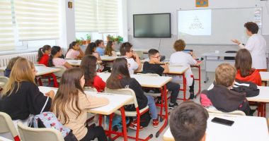 Stire din Social : Elevii iau lecţii despre obezitate şi ce probleme implică această stare