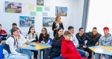 Stire din Economie : Proiectul "Să Vorbim Afacereză". Responsabilitate financiară şi dezvoltare a gândirii antreprenoriale
