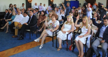 Stire din Politică-Administrație : Proiectele sociale, educative și sportive, la mâna consilierilor locali