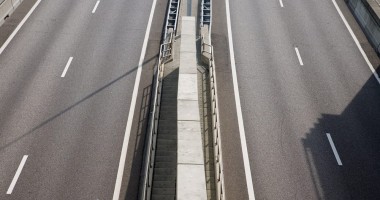 Stire din Economie : Veste bună pentru constructori: Iată câți bani au fost alocați pentru investiții în infrastructură