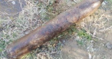 Un bărbat a murit în timp ce încerca să taie un proiectil. O altă persoană a fost rănită în explozie
