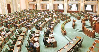 Stire din Politică-Administrație : Termenul de adoptare pentru proiectul pensiilor de serviciu, prelungit la 60 de zile