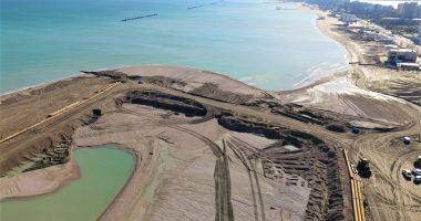 Stire din Social : Proiectul de stopare a înnisipării plajei din Mamaia, îngreunat