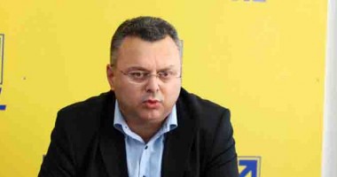Stire din Politică-Administrație : "Proiectul de Statut al noului partid va fi transmis spre informare tuturor filialelor PNL"