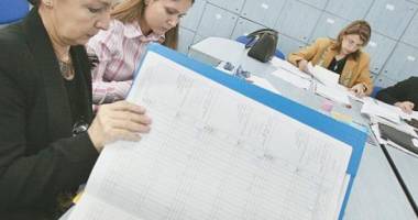 Stire din Cultură-Educație : Promisiuni pentru salarii mai mari  în învățământ