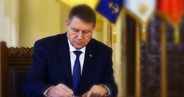Stire din Politică-Administrație : Șeful statului a promulgat Legea prin care se introduce tichetul cultural acordat angajaților
