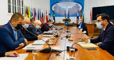 Stire din Economie : Propunerile Federației PRO AGRO au ajuns pe masa ministrului Adrian Chesnoiu