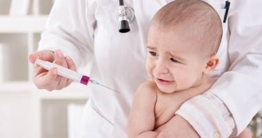 Stire din Sănătate : Pro sau contra vaccinării bebelușilor? Ce spun specialiștii