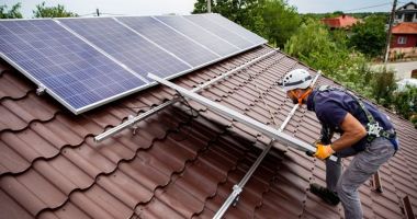 Stire din Economie : Prosumatorii vor primi mai mulţi bani la energia produsă de ei
