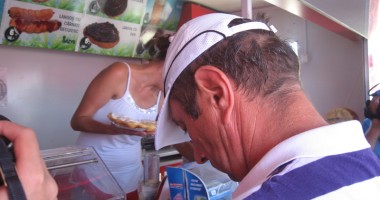 Cârnați expirați, pește și midii "prăjite" la soare, ofertele pentru turiștii veniți pe litoral - 2