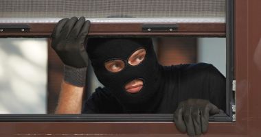 Stire din Eveniment : Sfaturile polițiștilor pentru a preveni furturile de locuințe: "Trebuie bariere fizice și psihice!"