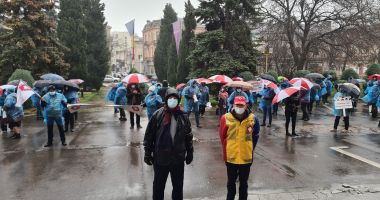Pe ploaie și vânt, sindicaliştii Sanitas se plâng! „Cerem înlăturarea discriminărilor” - 3