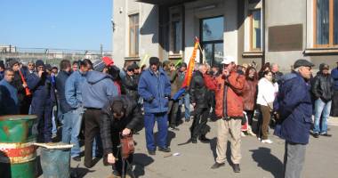 Stire din Economie : Protest maraton împotriva conducerii CNAPMC