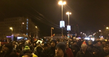 A ȘASEA ZI DE PROTESTE LA CONSTANȚA / Mii de oameni cer plecarea Guvernului Grindeanu / Galerie foto-video - 12