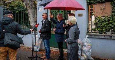 Stire din Actualitate : Protest în fața ambasadei României la Budapesta