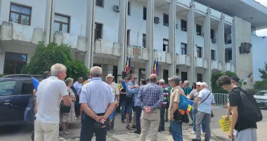 Protest la Prefectură. Constănțenii cer explicații după incidentul din Portul Constanța