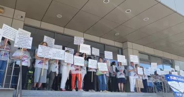 Protest al salariaților Direcției Regionale Antifraudă Fiscală 2 Constanța. Ce solicită sindicaliștii - 2