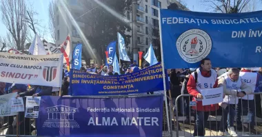 Stire din Cultură-Educație : Profesorii amenință cu greva generală în timpul simulărilor
