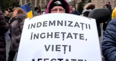 Stire din Social : Persoanele cu dizabilități ies în stradă împotriva modificărilor fiscale și a indemnizațiilor insuficiente