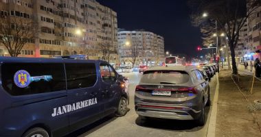 GALERIE FOTO AUR Constanța, protest cu lumânări în fața sediului PSD - 6