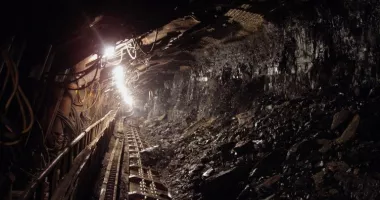 Stire din Social : Nemulțumire uriașă în rândul minerilor. Primele de Paște anulate, muncitorii blochează subteranul