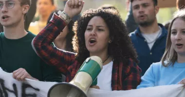 Stire din Cultură-Educație : Revoltă în rândul studenților. Anunță protest din cauza tăierilor din educație