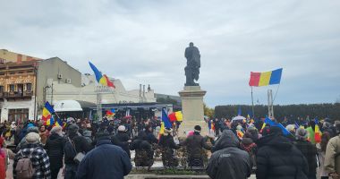 Stire din Eveniment : Hora Unirii de la Constanța s-a transformat în protest. Participanții au strigat "Libertate!"