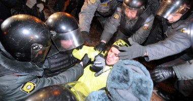 Stire din Actualitate : Poliția rusă a reprimat violent o manifestație anti-Putin