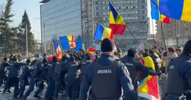Stire din Eveniment : Șase persoane, printre care un polonez, au fost ridicate de la protestul din Piața Victoriei