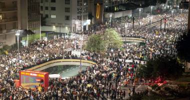 Stire din Actualitate : Protest masiv în Brazilia. Milioane de oameni au cerut demisia președintei Dilma Rousseff