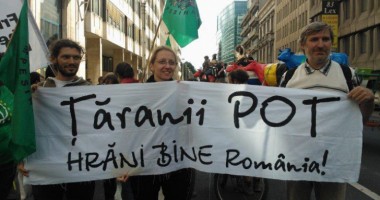 Stire din Social : Țăranii își cer drepturile la Bruxelles: "Putem hrăni bine România"
