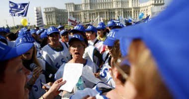 Stire din Cultură-Educație : Cine împinge dascălii spre grevă generală