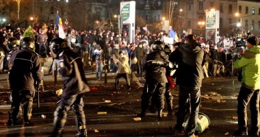 Stire din Politică-Administrație : Protestatarii violenți nu au legătură cu UNPR