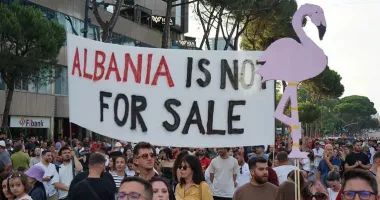 Proteste de amploare la Tirana. „Albania nu e de vânzare”