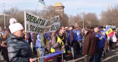 Stire din Social : Proteste în toată țara înainte de prezentarea Legii bugetului pe 2025