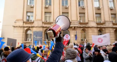 Stire din Social : Val de proteste în sectorul public după publicarea noii legi a salarizării